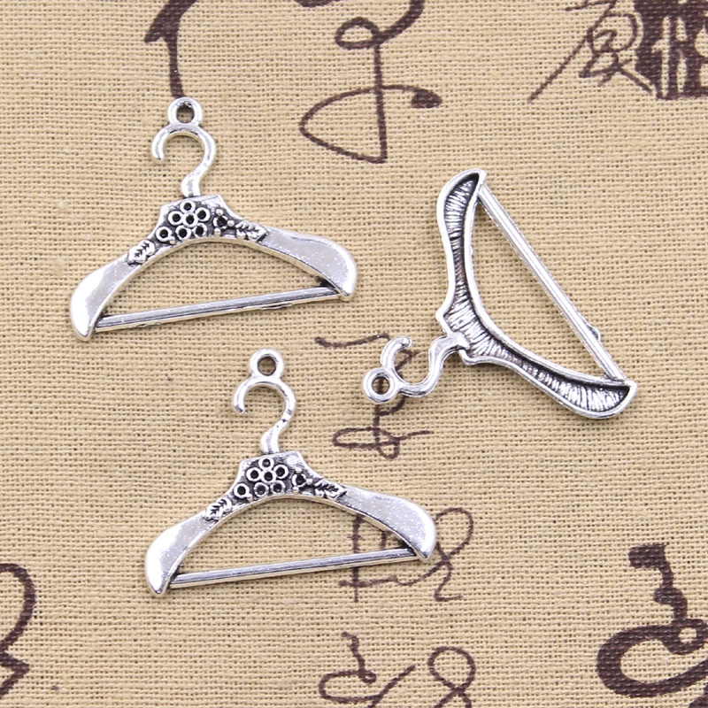 8 Stück Charms Kleiderständer  – Jewelry Making Table Bewertung und Preis
